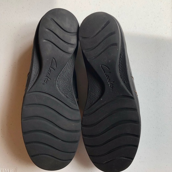 Clark’s Woman’s Black Leather Comfort Shoes Size 9M - Picture 6 of 8